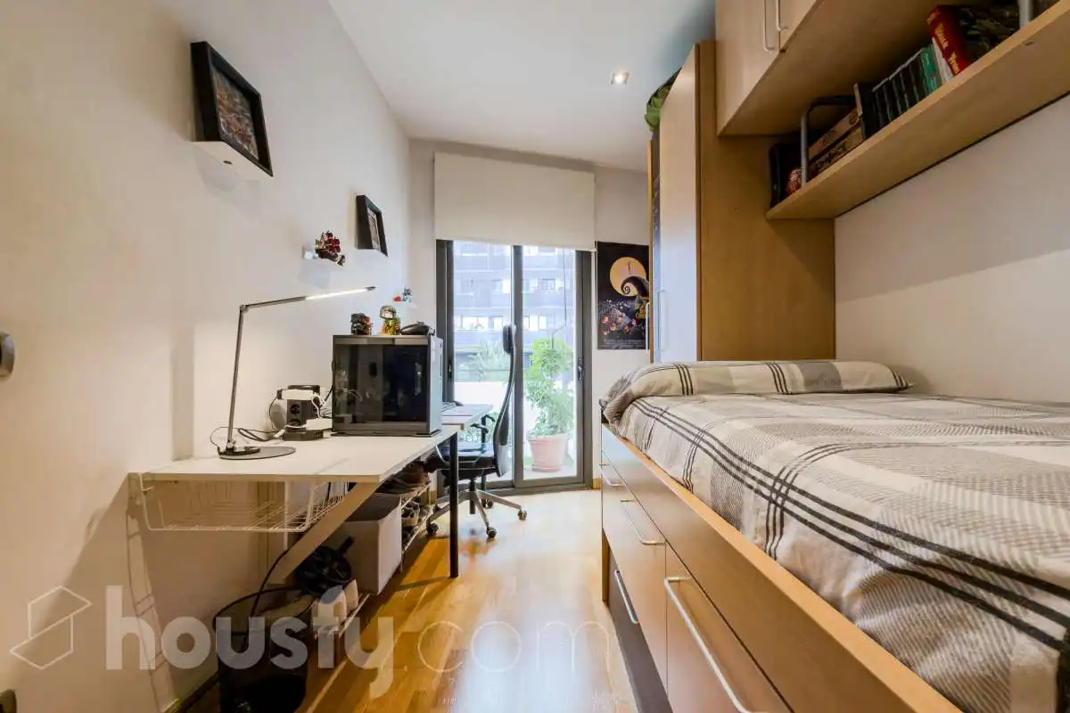 Habitación de Casa o chalet en venta en Barcelona con Aire acondicionado, Calefacción y Jardín privado