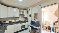 Cuina de Planta baixa en venda en Parla amb Parquet i Terrassa