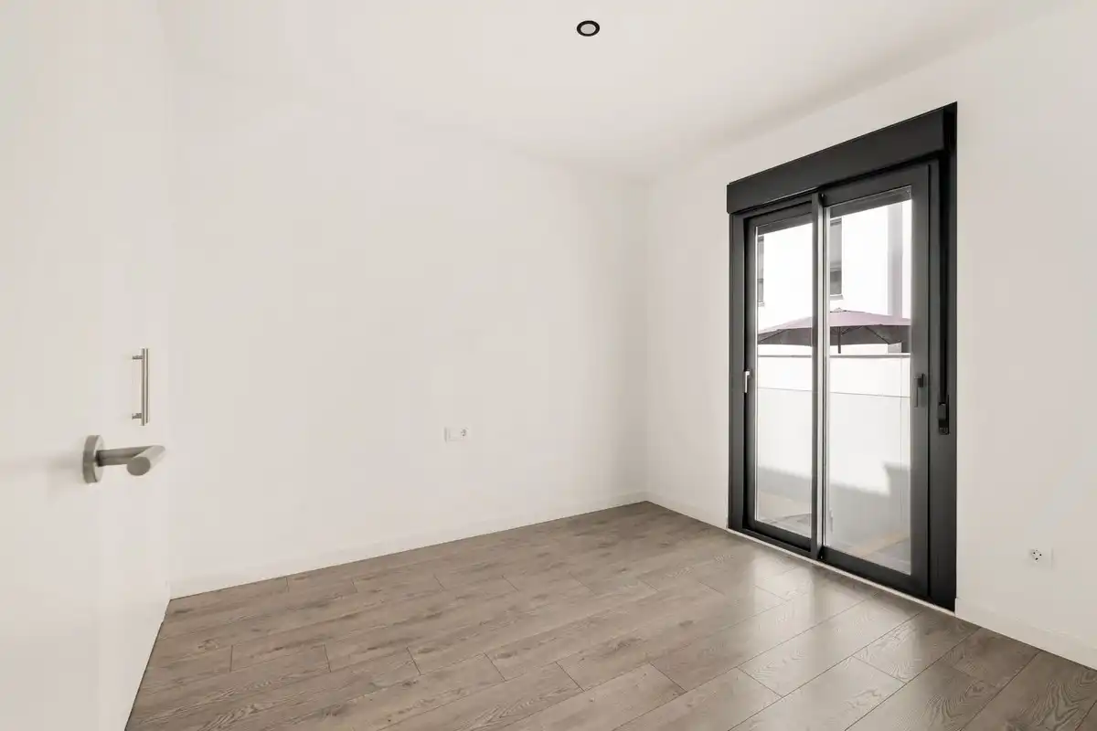 Habitación de Casa adosada en venta en Estepona con Aire acondicionado, Terraza y Trastero