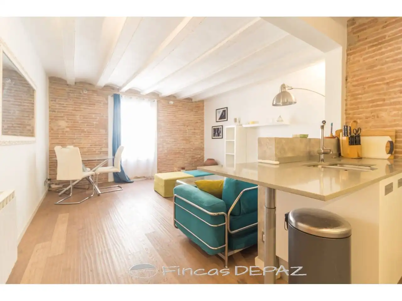 Living room of Flat for sale in Barcelona  with Air Conditioner, Heating and Parquet flooring