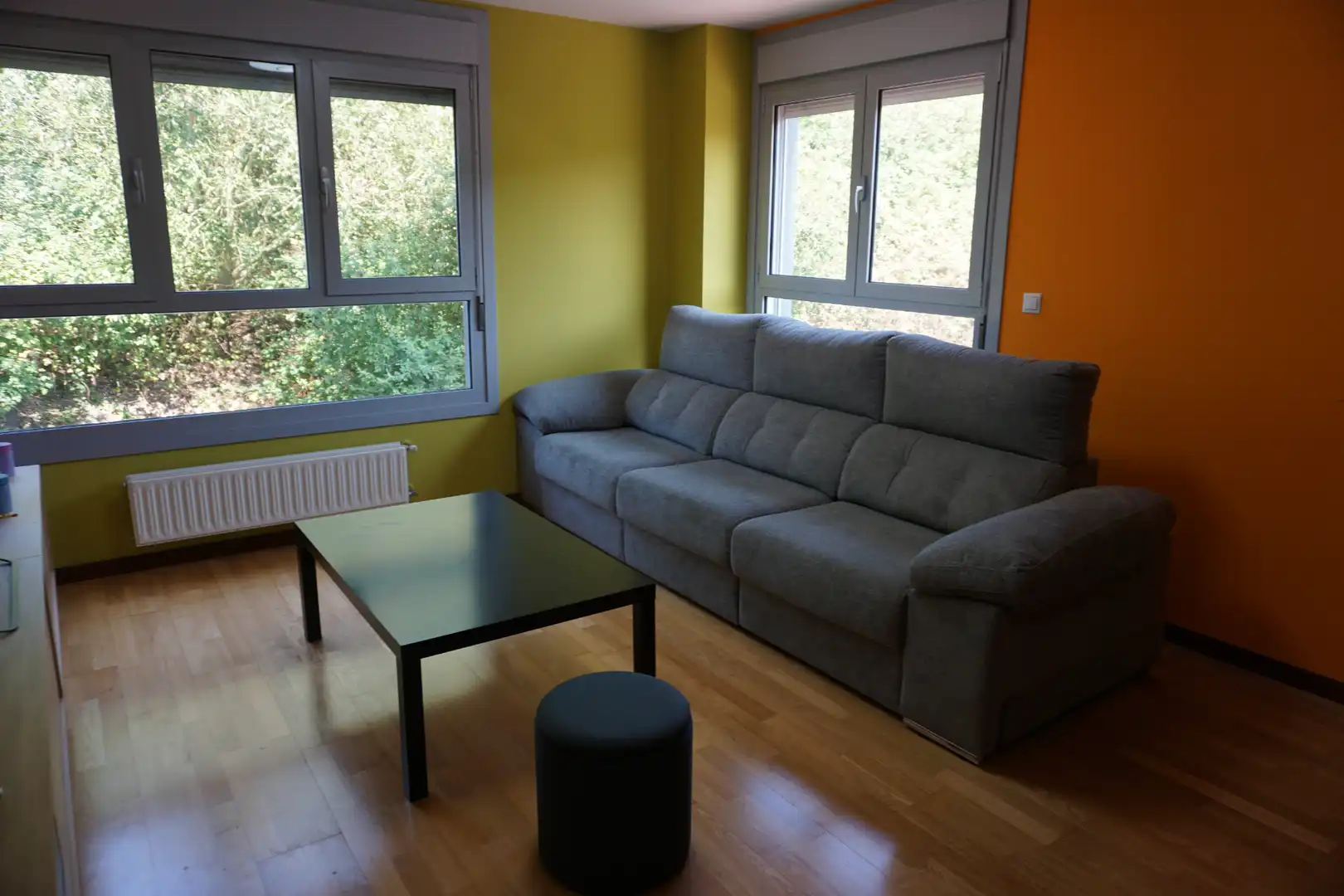 Sala de estar de Piso en venta en Ugao- Miraballes con Calefacción, Trastero y Amueblado