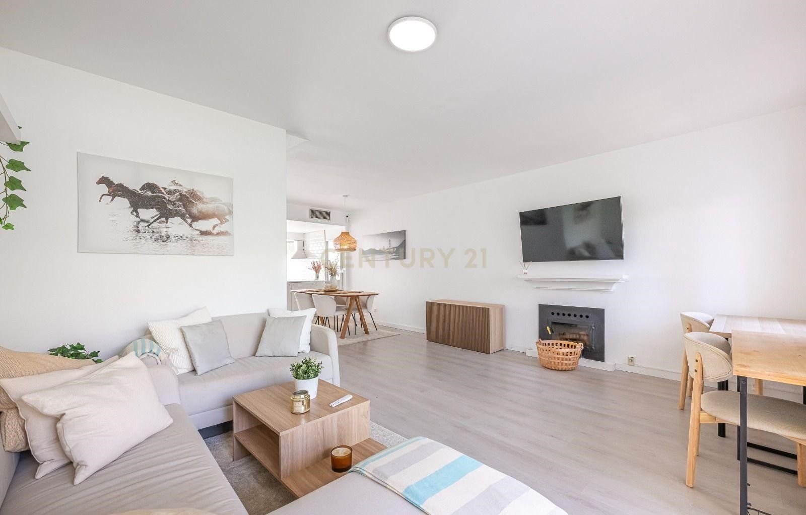 Sala d'estar de Pis en venda en Marbella amb Aire condicionat
