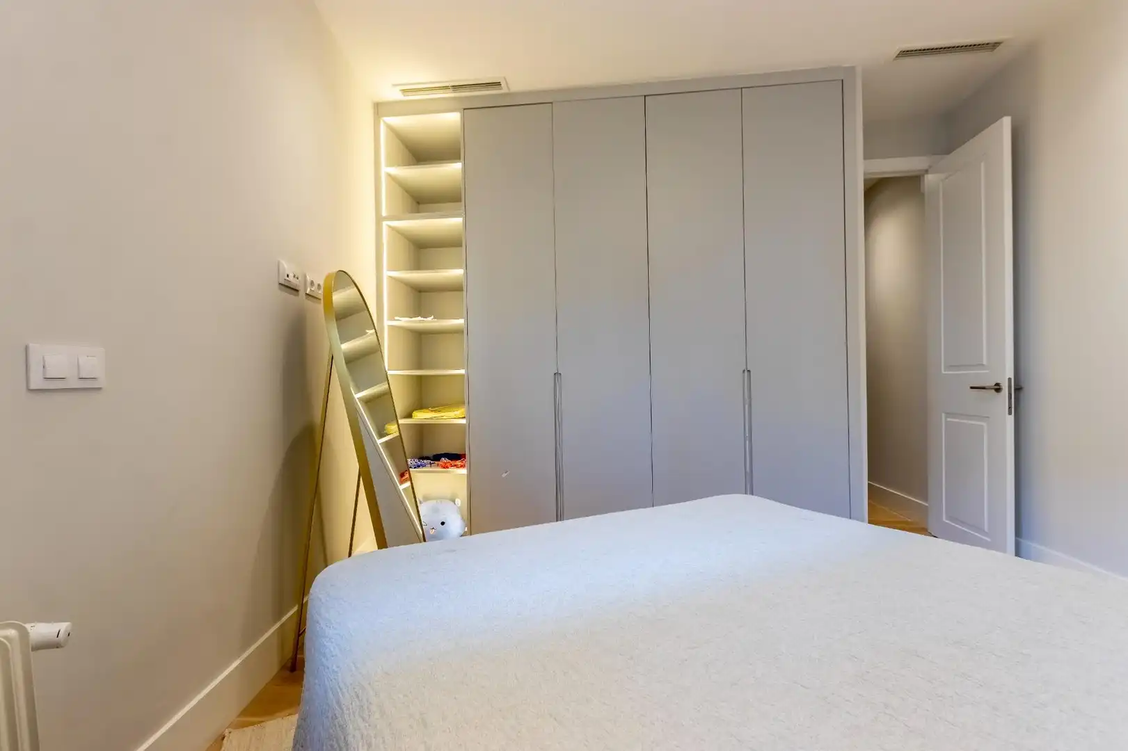 Habitación de Apartamento de alquiler en Madrid con Aire acondicionado, Calefacción y Amueblado