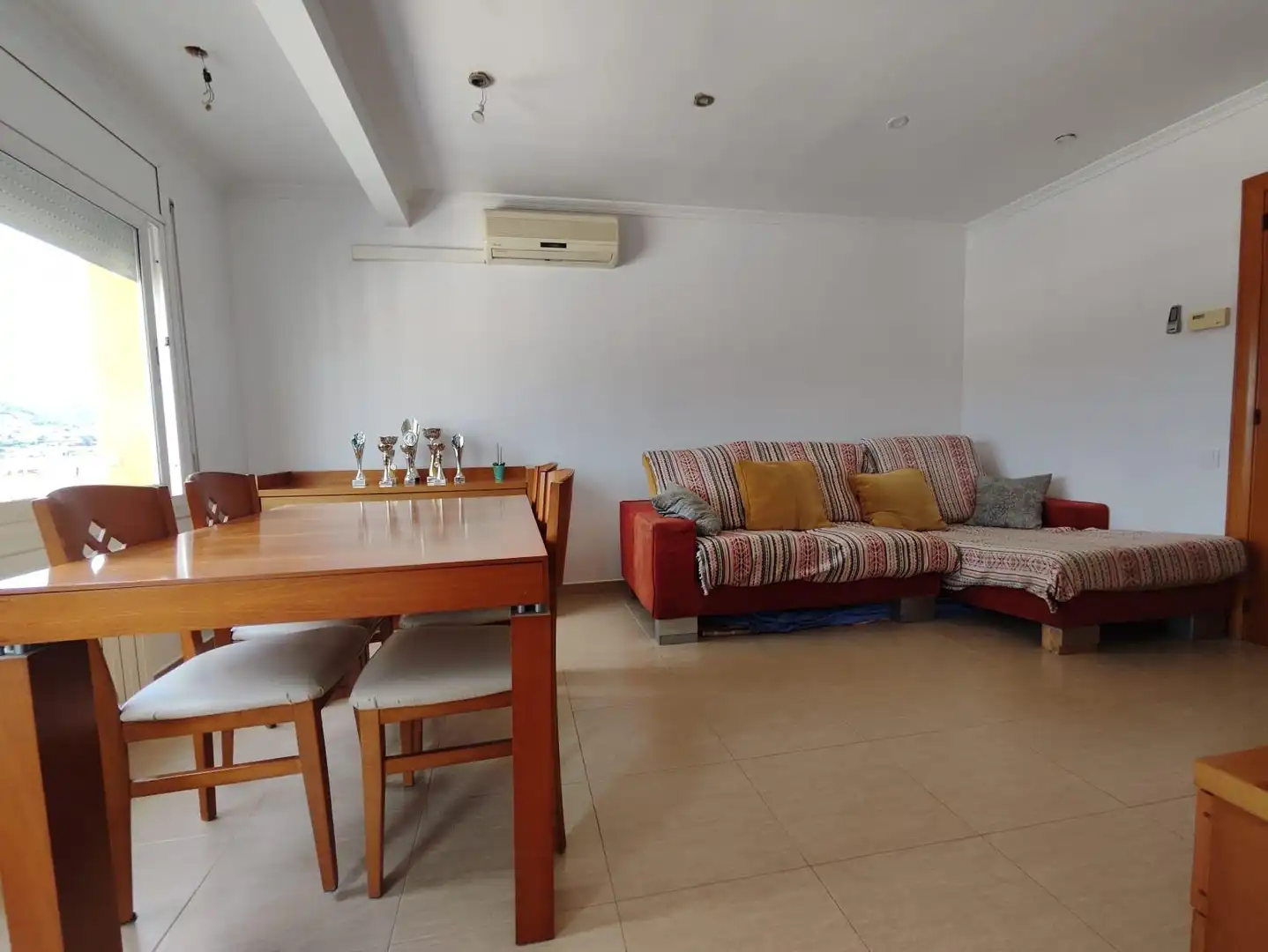 Wohnzimmer von Wohnung zum Verkauf in Montmeló mit Klimaanlage, Heizung und Balkon