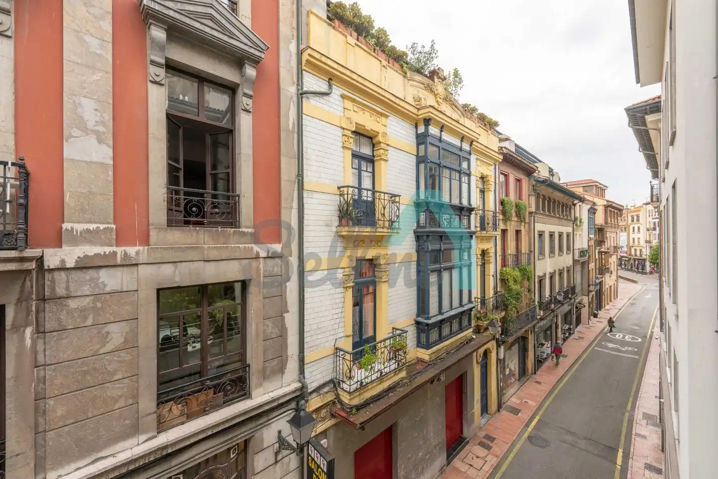 Außenansicht von Wohnung zur untervermieten in Oviedo  mit Heizung, Parkett und Möbliert