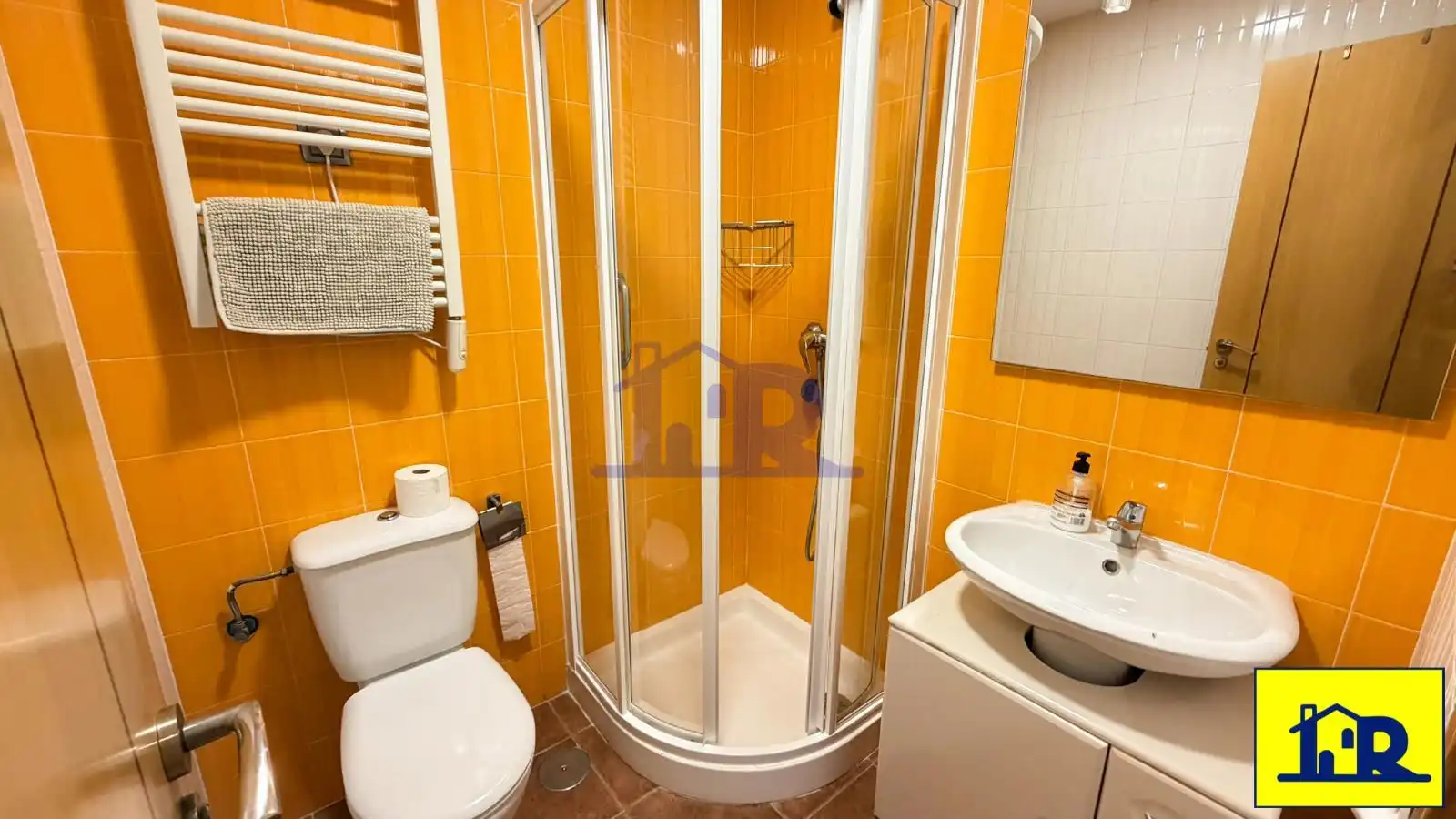 Baño de Piso en venta en Chillarón de Cuenca con Aire acondicionado, Calefacción y Parquet