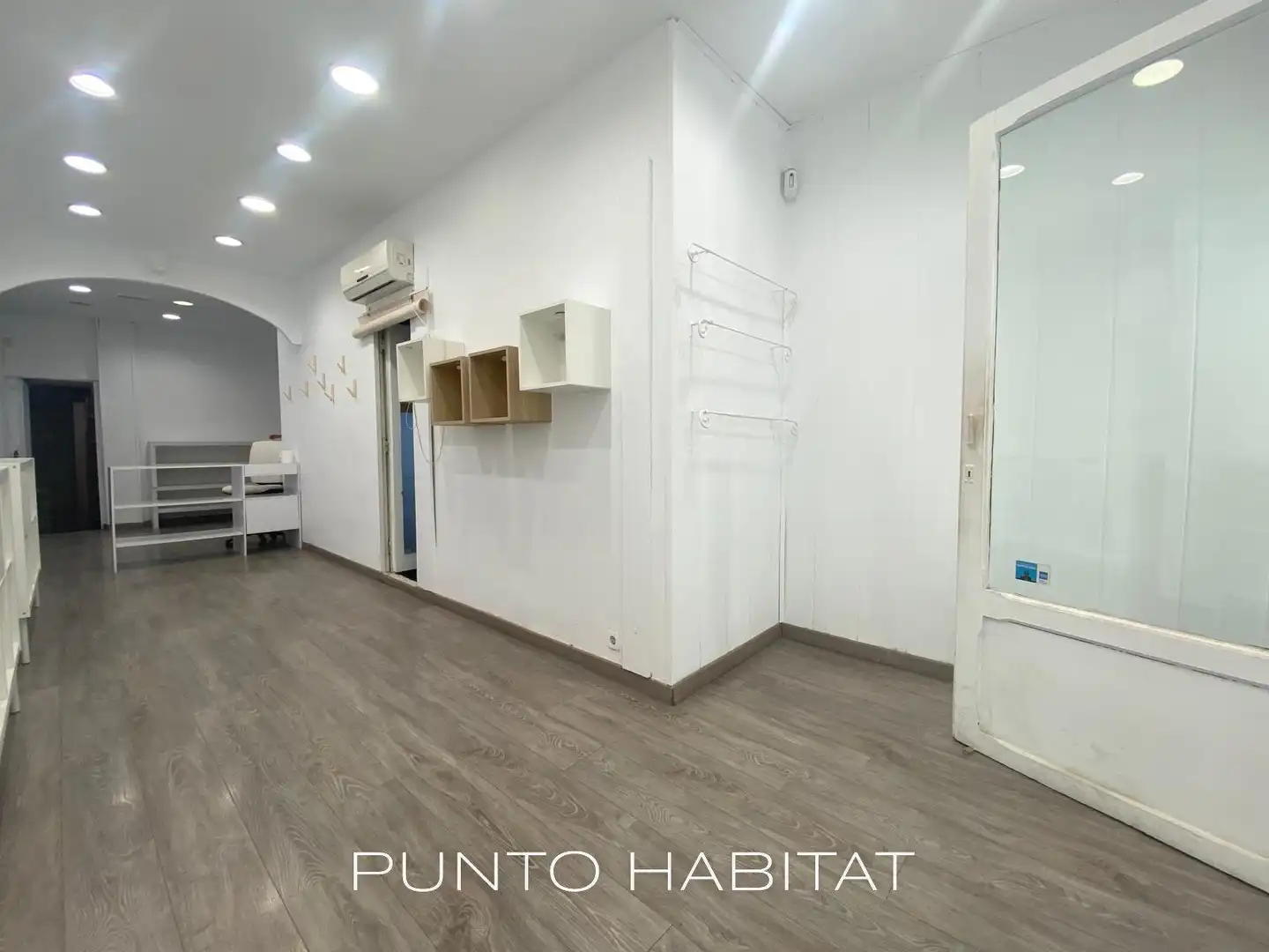 Business premises to rent in Avenida Avinguda Gaudí, imagen 2