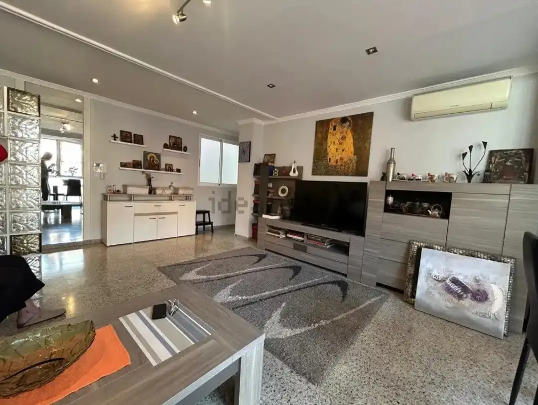Flat with terrace for sale in Quatre Carreres, imagen 2