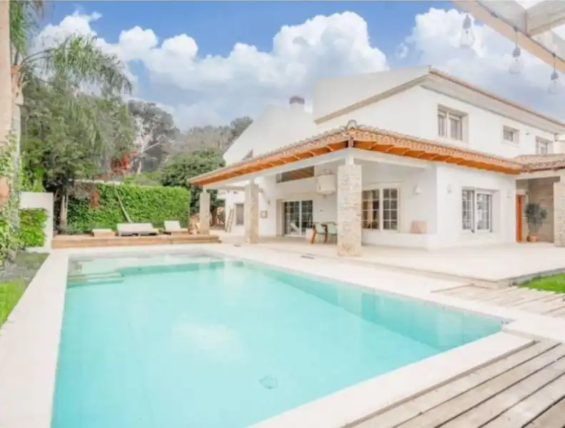 Piscina de Casa o chalet en venta en Las Rozas de Madrid con Aire acondicionado, Calefacción y Parquet