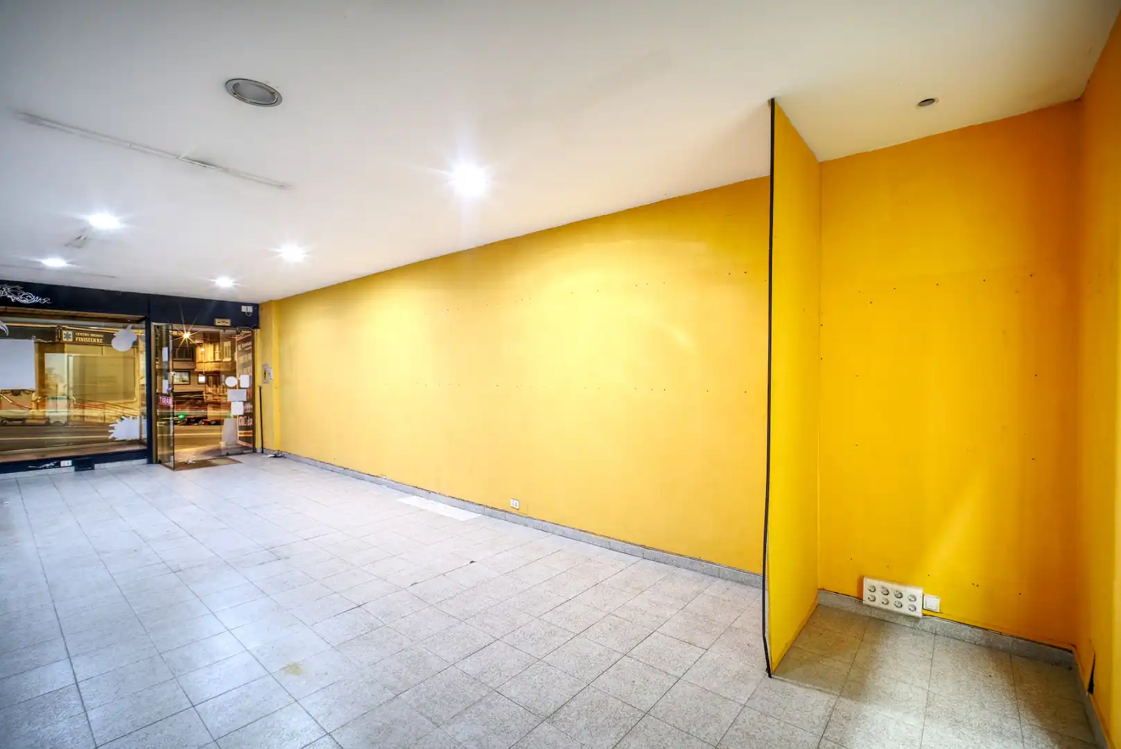 Local en venta en Avenida Finisterre, 155, Paseo de los Puentes - Santa Margarita