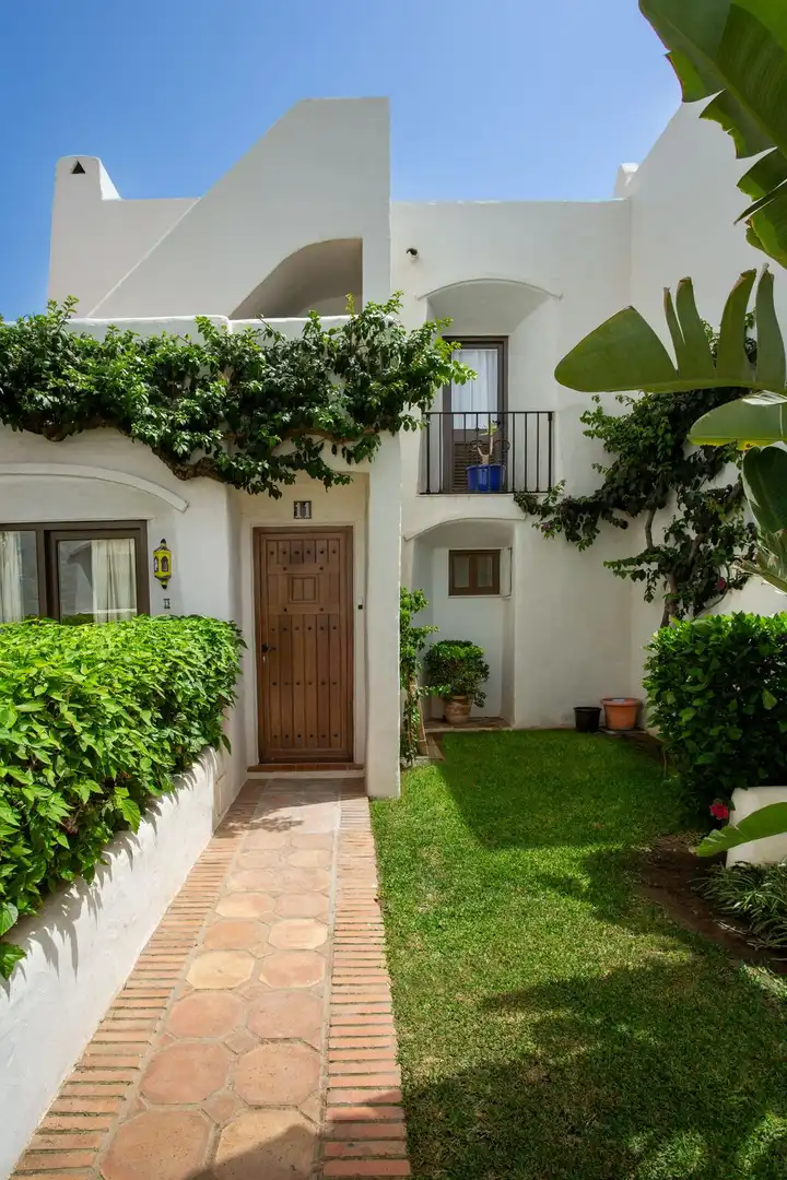 Garden of Flat for sale in Estepona  with Air Conditioner, Terrace and Community pool