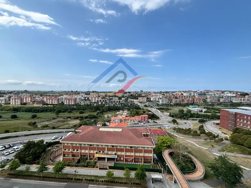 Flat for rent in Avenida de los Castros, Los Castros