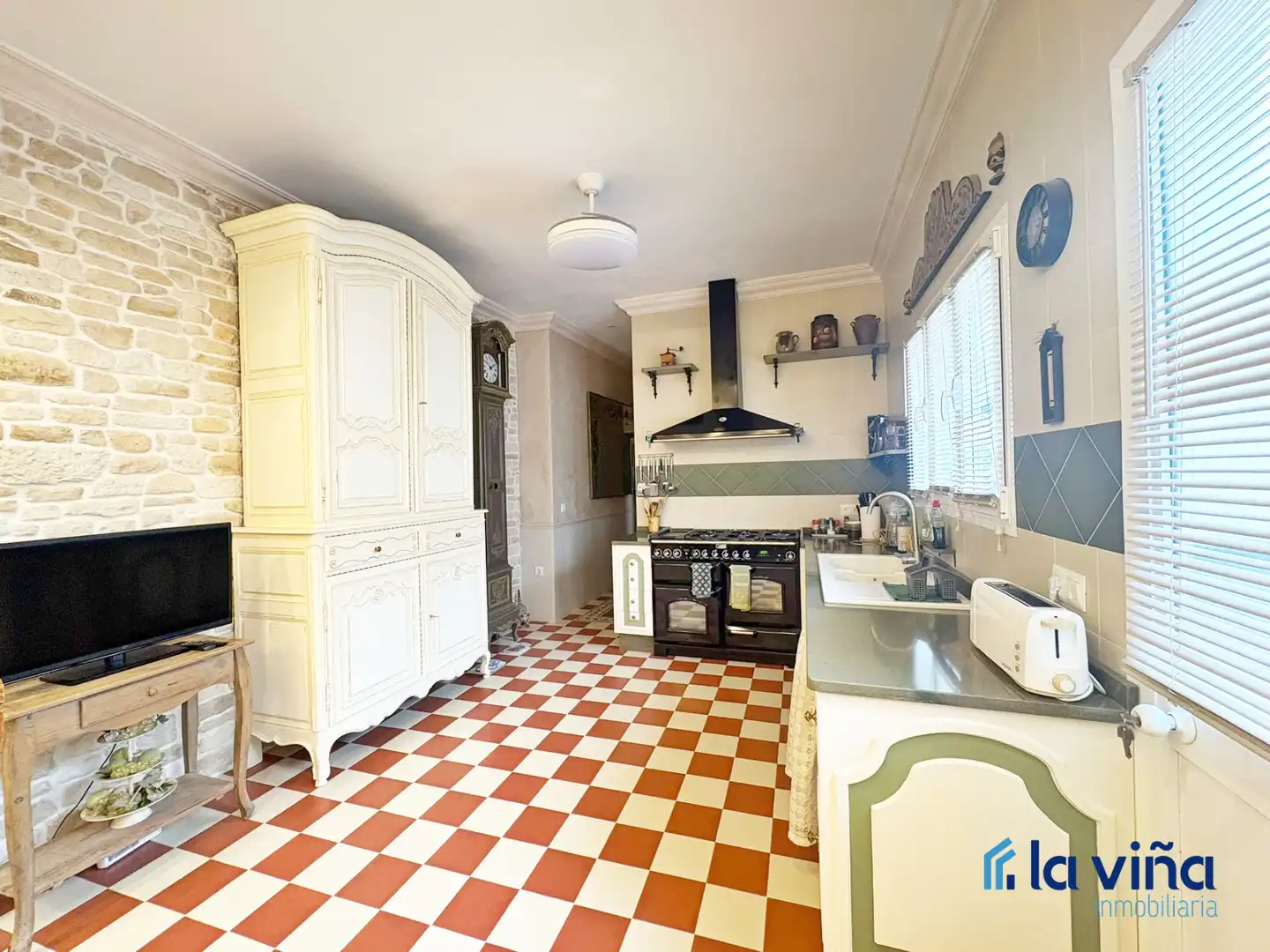 Cocina de Casa o chalet en venta en Aguadulce (Sevilla) con Calefacción, Jardín privado y Terraza