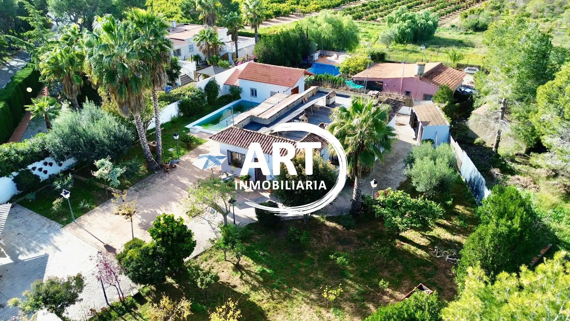 Vista exterior de Casa o xalet en venda en Bétera amb Jardí privat, Traster i Piscina