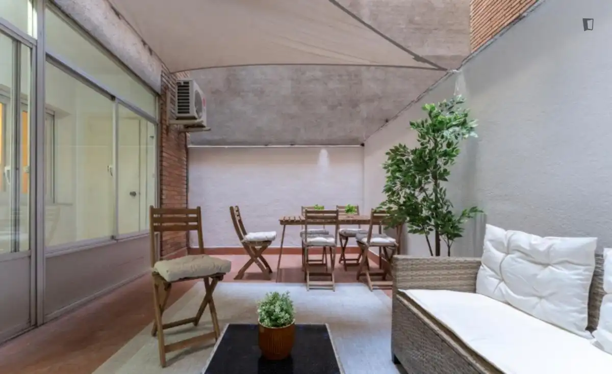 Terrace of Apartments for share in Madrid  with Furnished, Oven and Washing machine