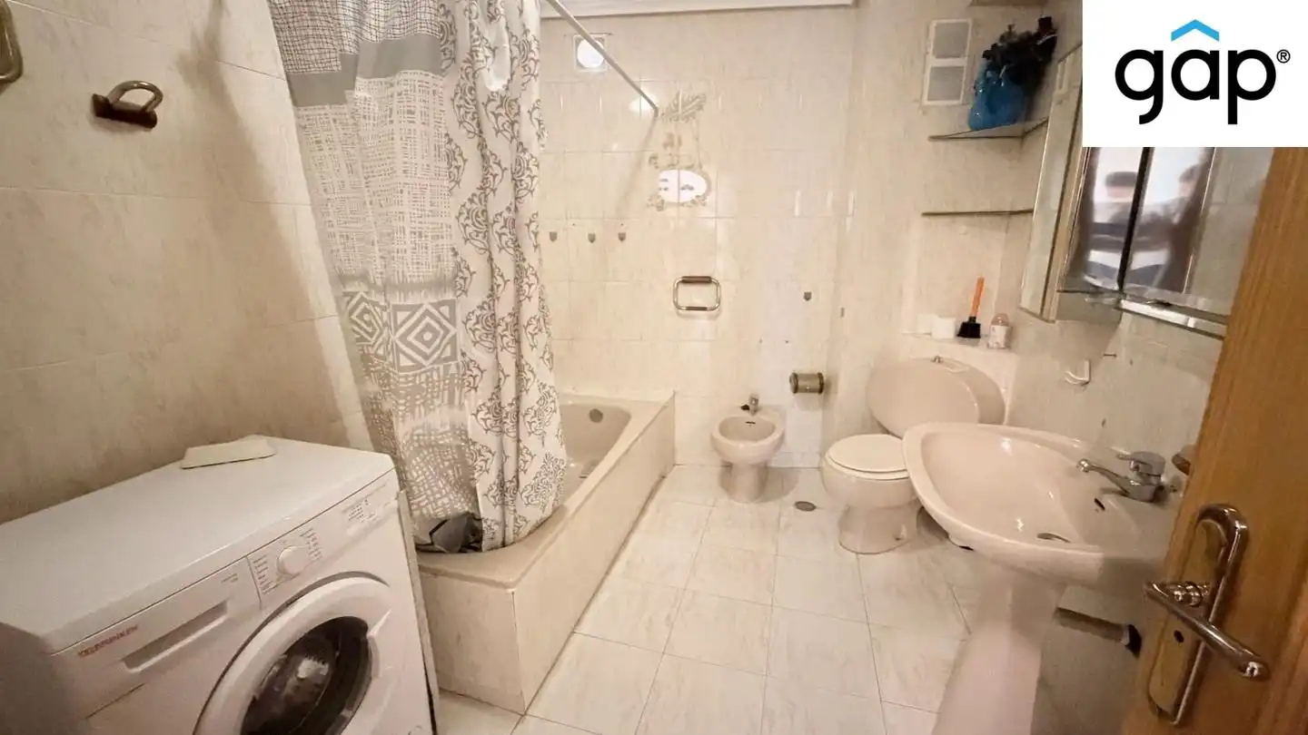 Baño de Piso en venta en Cuenca con Calefacción y Amueblado