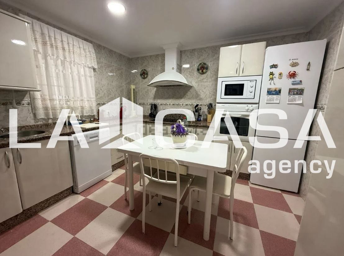 Kitchen of Planta baja for sale in Dos Hermanas  with Air Conditioner, Terrace and Storage room
