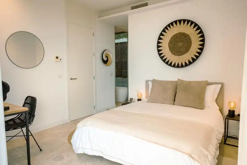 Dormitori de Casa o xalet de lloguer en Estepona amb Aire condicionat, Jardí privat i Terrassa