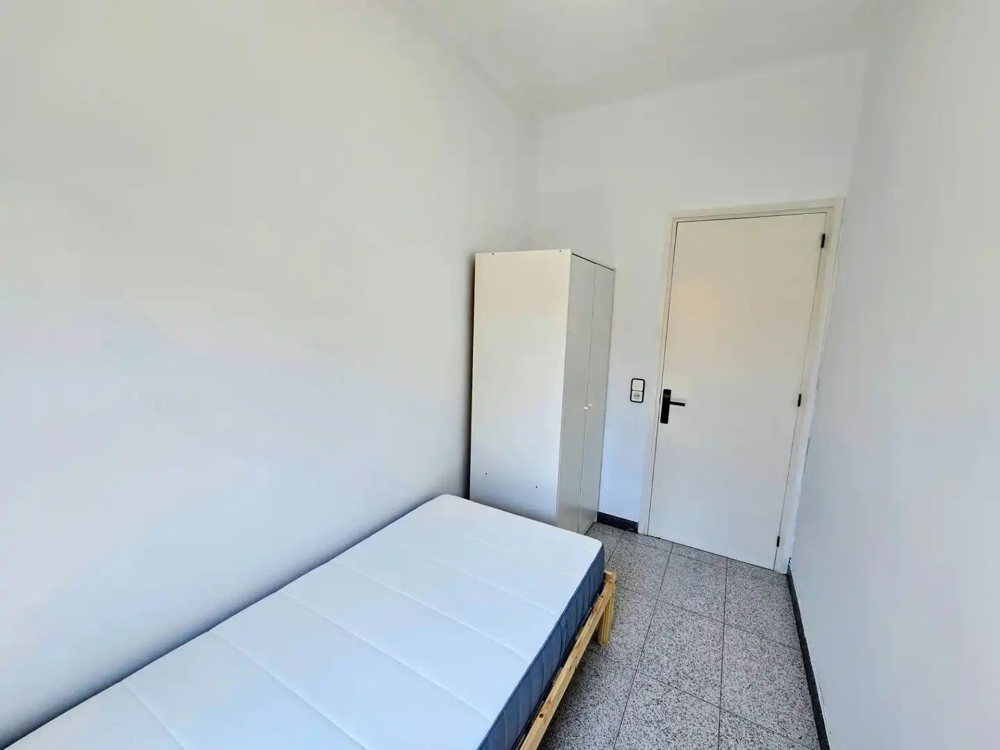 Habitación de Casa adosada en venta en Manlleu con Calefacción, Jardín privado y Terraza