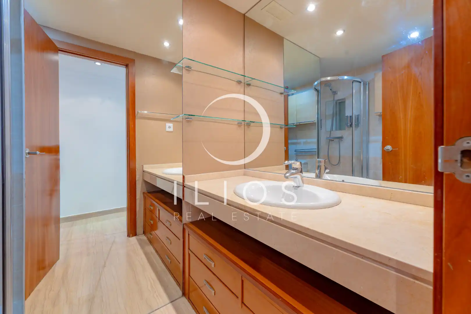 Baño de Piso en venta en Valencia con Aire acondicionado, Calefacción y Terraza