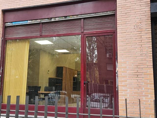 Local comercial en Venta en Calle del Arte, 18 en Costillares