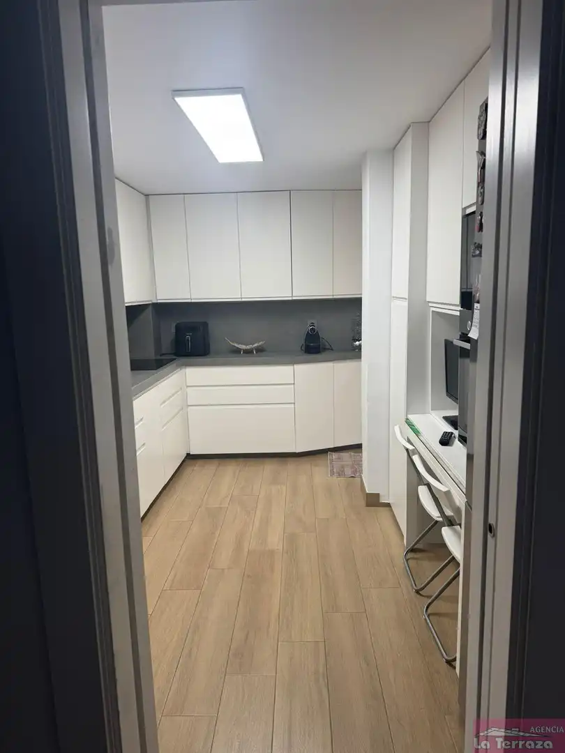 Cocina de Piso de alquiler en Estepona con Terraza