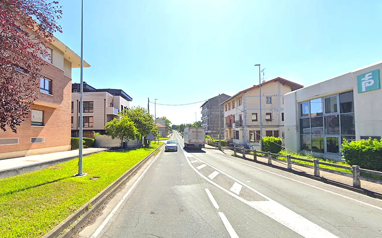 Vista exterior de Garaje en venta en Loiu