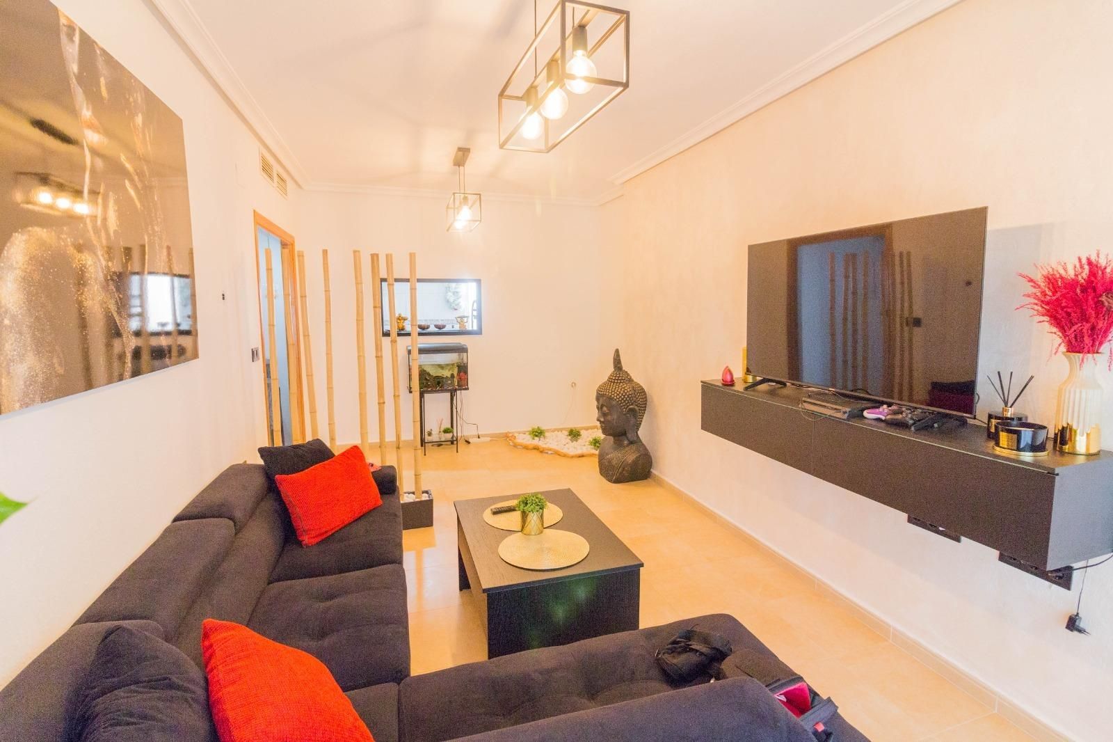 Sala d'estar de Casa o xalet en venda en Orihuela amb Terrassa, Traster i Balcó