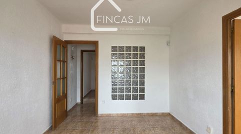 Foto 2 de Piso en venta en Ruperto Chapí, 47, Lloreda, Badalona