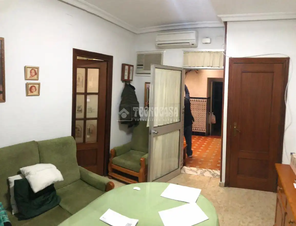 Habitación de Casa adosada en venta en Sevilla con Aire acondicionado y Balcón