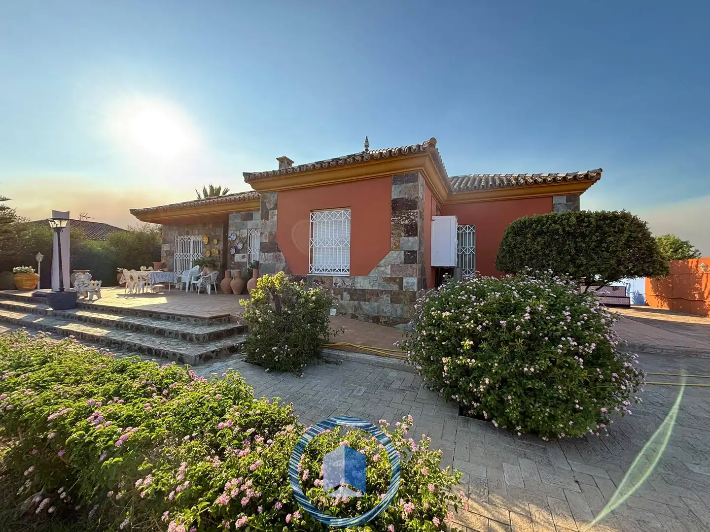 Vista exterior de Casa o chalet en venta en Alcalá de Guadaira con Aire acondicionado, Jardín privado y Terraza
