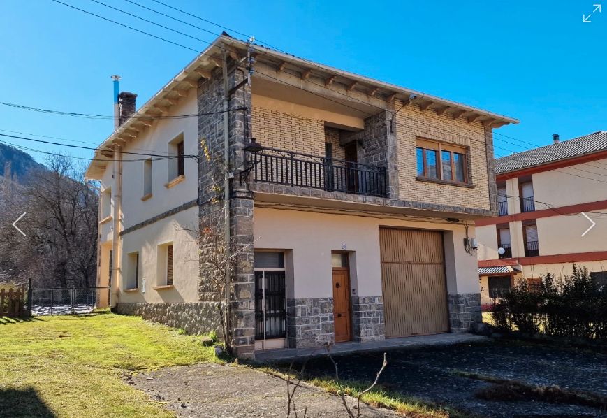 Vista exterior de Casa o chalet en venta en Castejón de Sos con Jardín privado, Terraza y Amueblado
