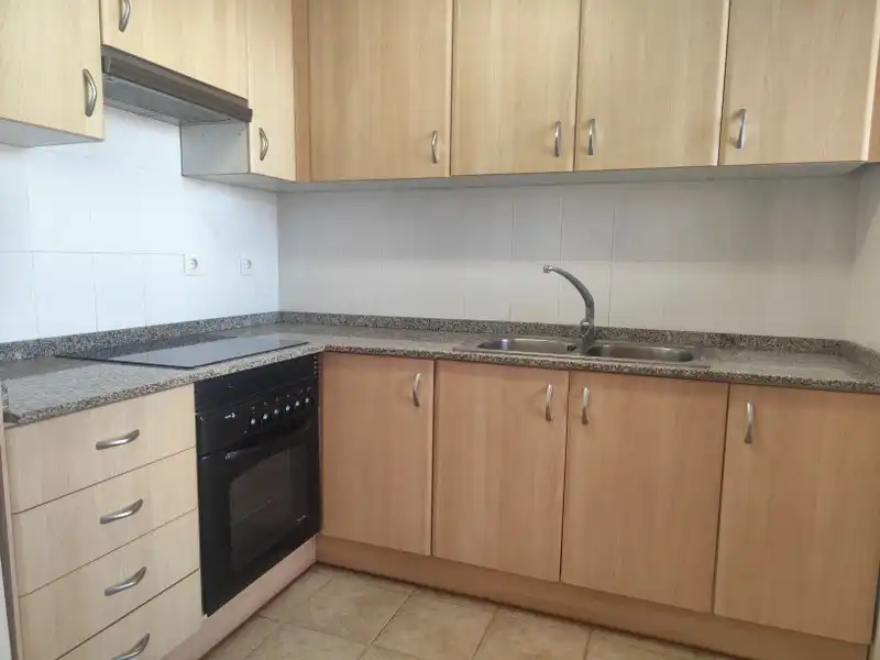 Cuina de Apartament en venda en Cullera amb Aire condicionat, Terrassa i Moblat