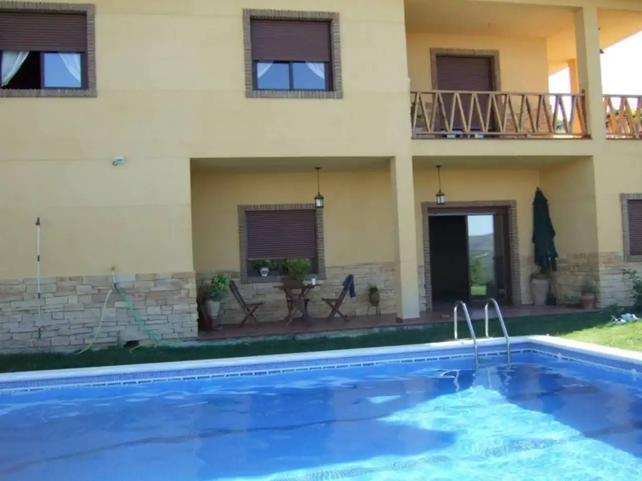 Piscina de Casa o xalet en venda en Castillo de Locubín amb Calefacció, Terrassa i Moblat
