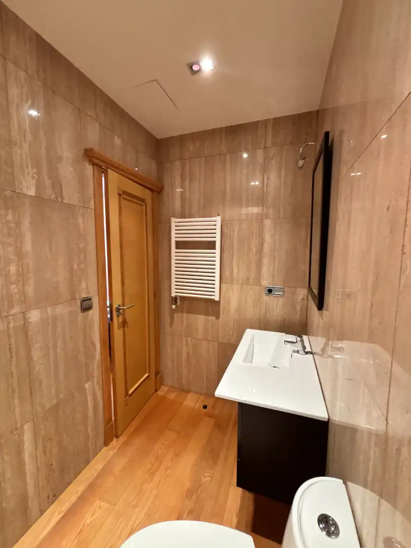 Baño de Estudio de alquiler en Vigo  con Calefacción, Amueblado y Horno