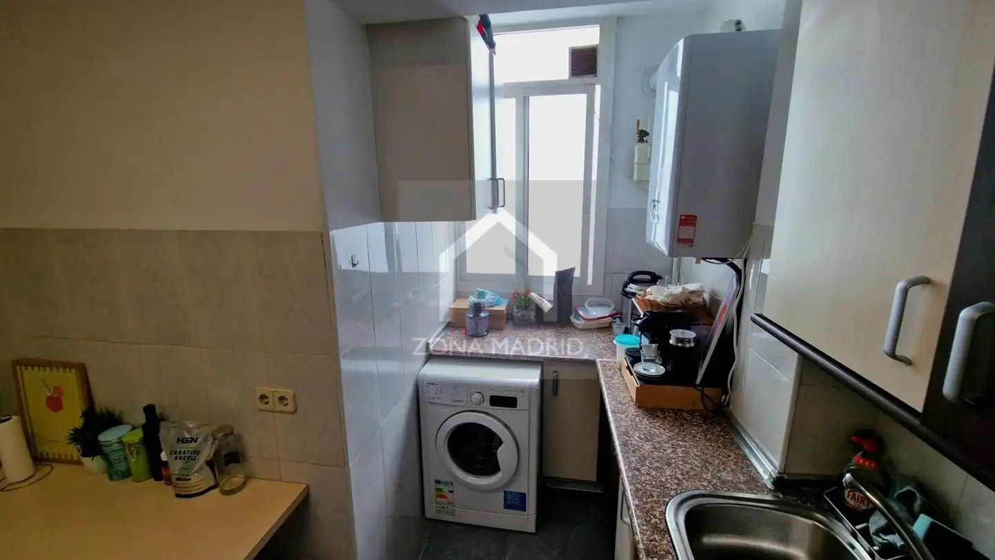 Kitchen of Flat for sale in Madrid  with Furnished