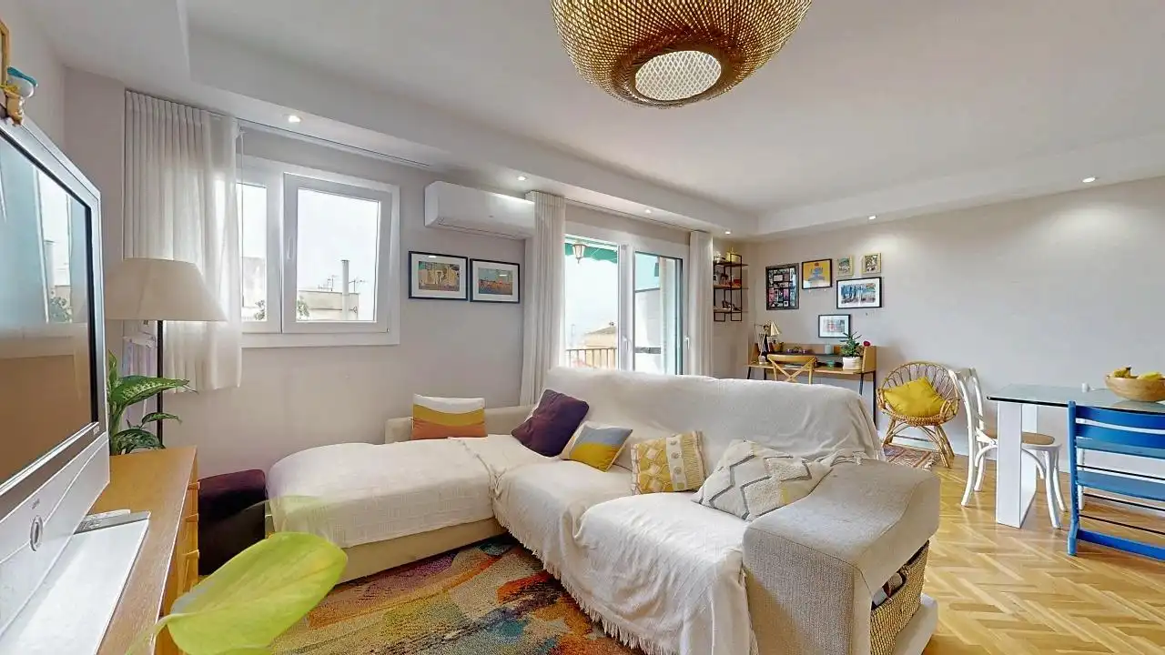 Sala de estar de Piso en venta en El Masnou con Aire acondicionado, Calefacción y Parquet