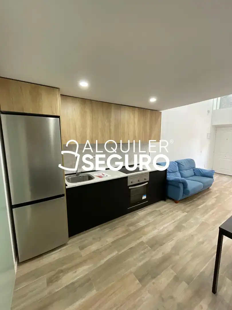Cuina de Loft de lloguer en Madrid amb Aire condicionat