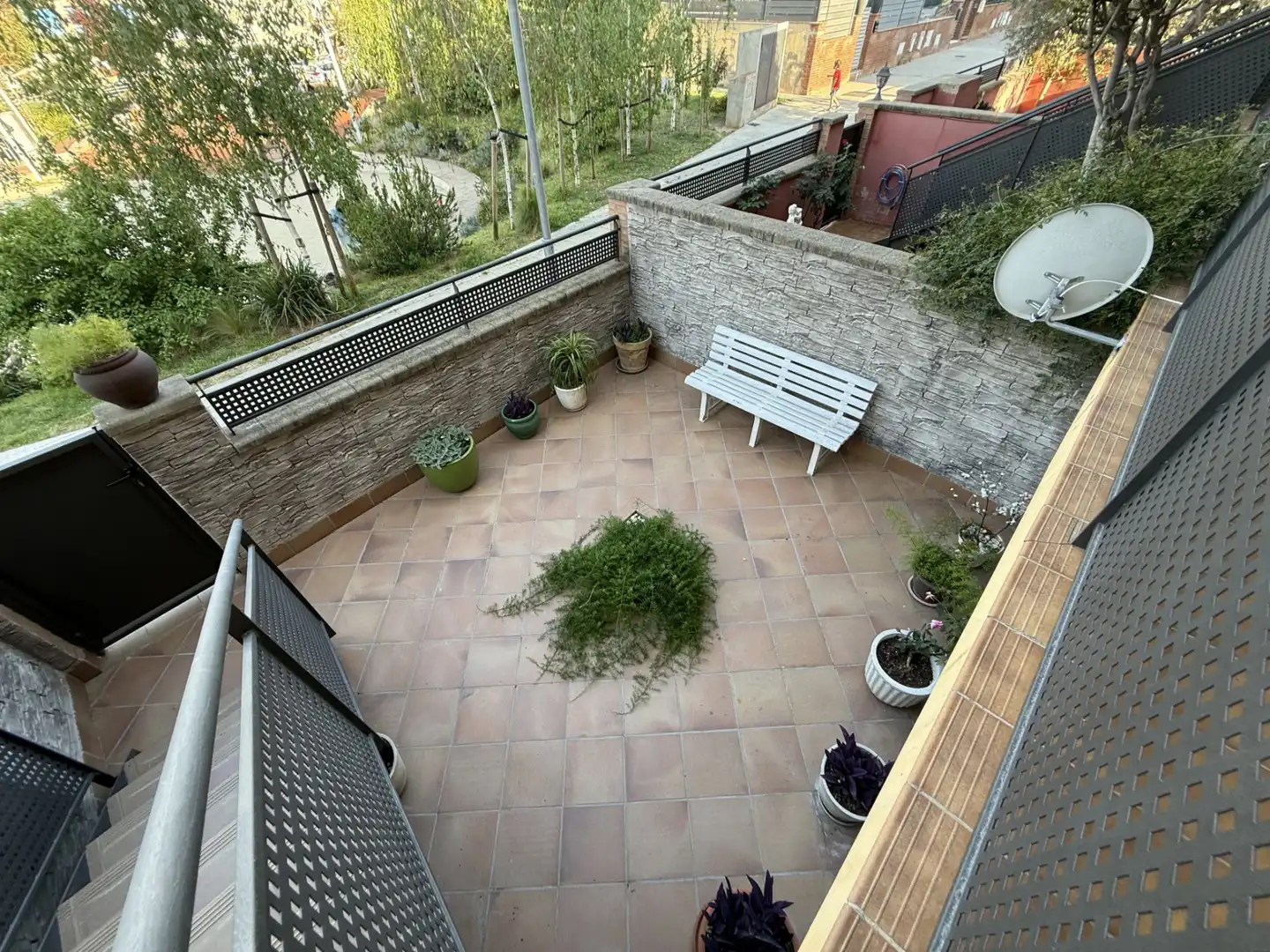 Casa aparellada amb terrassa en venda a Passatge Mare de Déu de Queralt, imagen 5