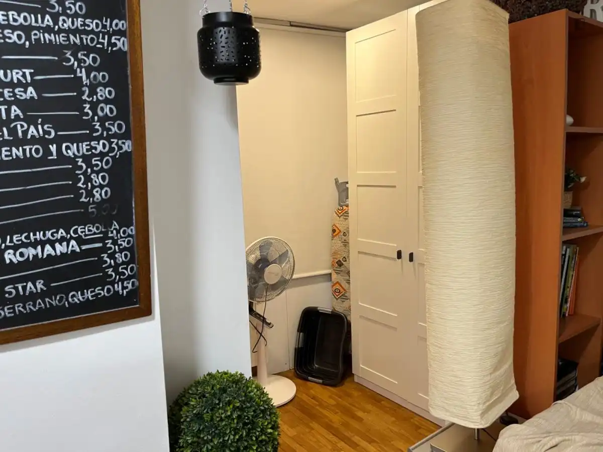 Study for rent in Barcelona  with Air Conditioner, Heating and Furnished