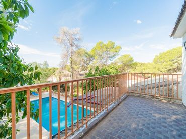 Casa con balcón en venta en Avenida Avenida del Pino