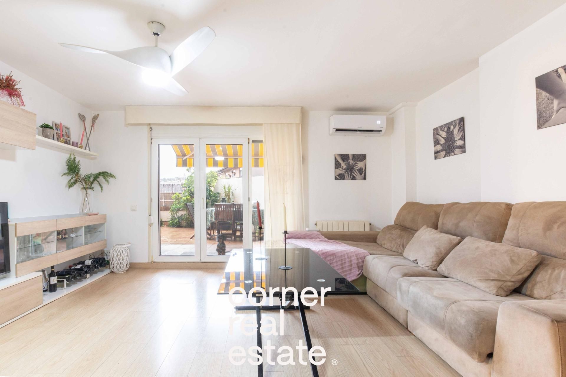 Garden of Planta baja for sale in Rubí  with Air Conditioner, Heating and Private garden