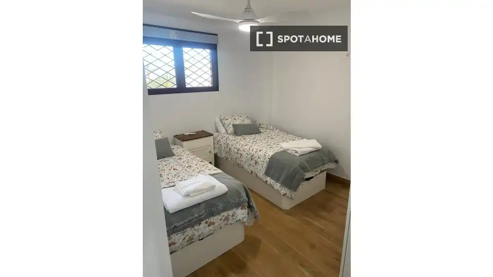 Dormitori de Apartament per a compartir en Alicante / Alacant amb Aire condicionat, Terrassa i Moblat