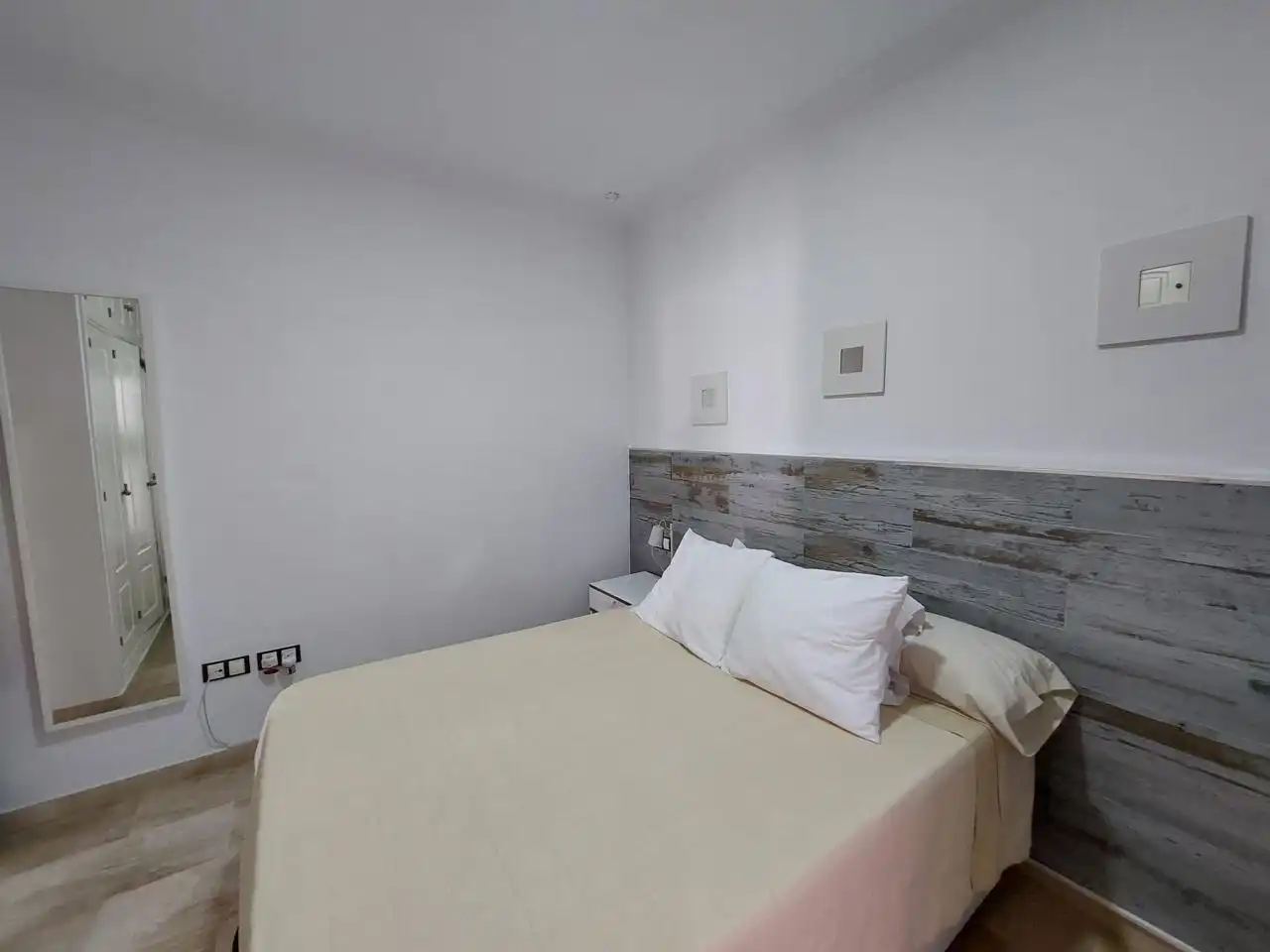 Dormitori de Apartament en venda en Cádiz amb Aire condicionat