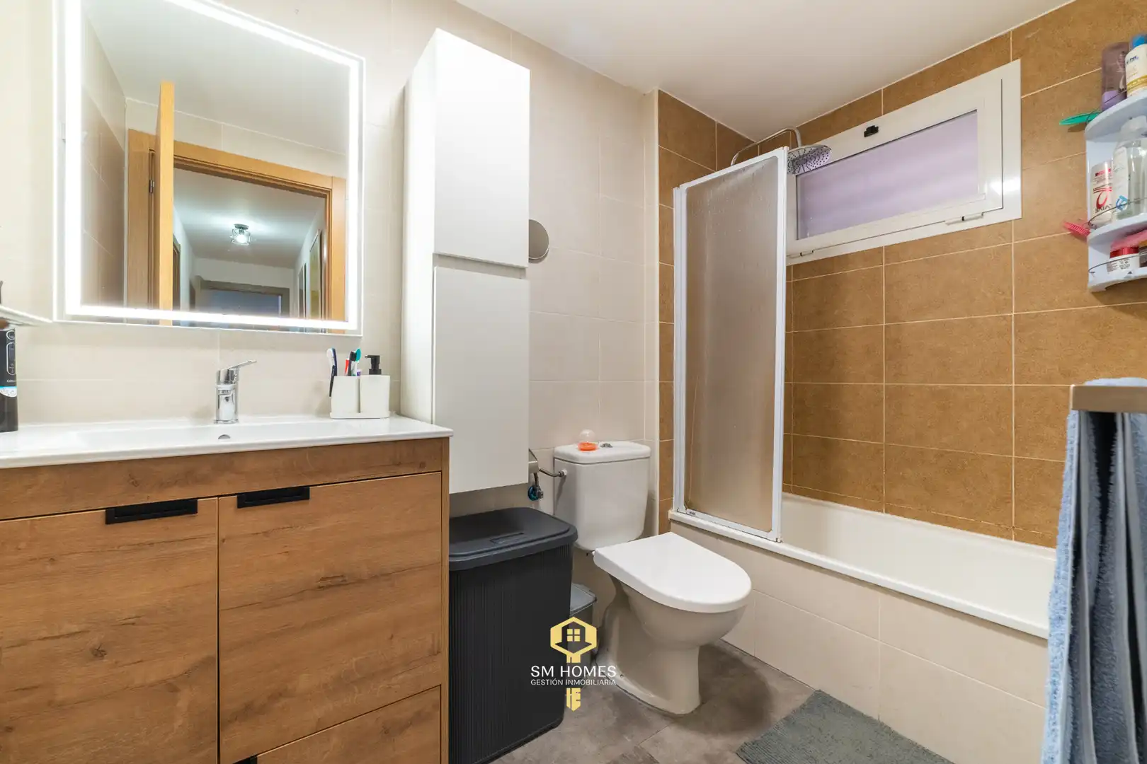 Bathroom of Flat for sale in Loeches  with Air Conditioner, Heating and Private garden