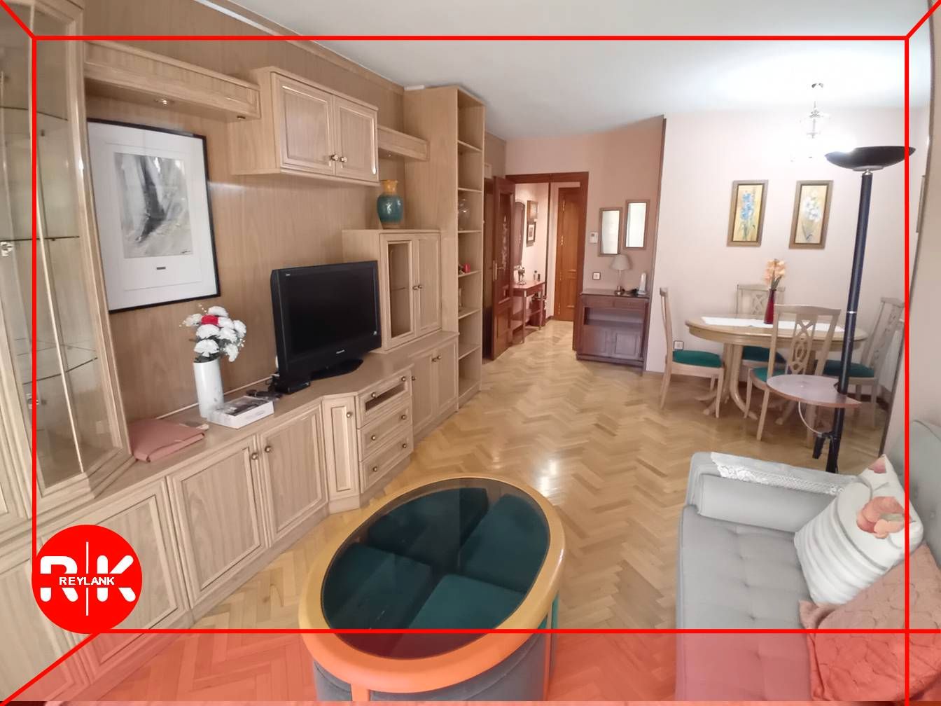 Sala d'estar de Pis de lloguer en San Fernando de Henares amb Aire condicionat, Calefacció i Parquet