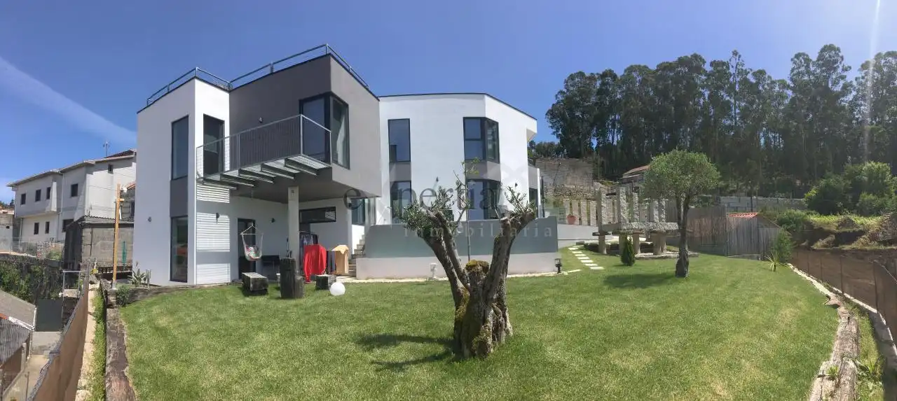 Houses for sale in Cea