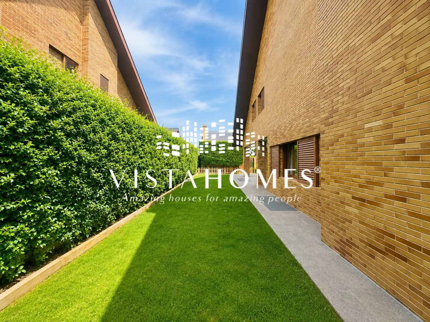 Vista exterior de Casa o xalet en venda en Ciudalcampo amb Aire condicionat, Calefacció i Jardí privat