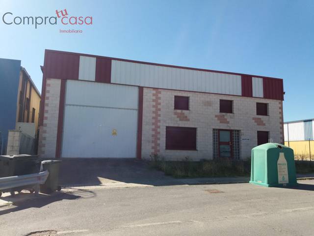 Nave industrial en Venta en Calle Fresno en Valverde del Majano