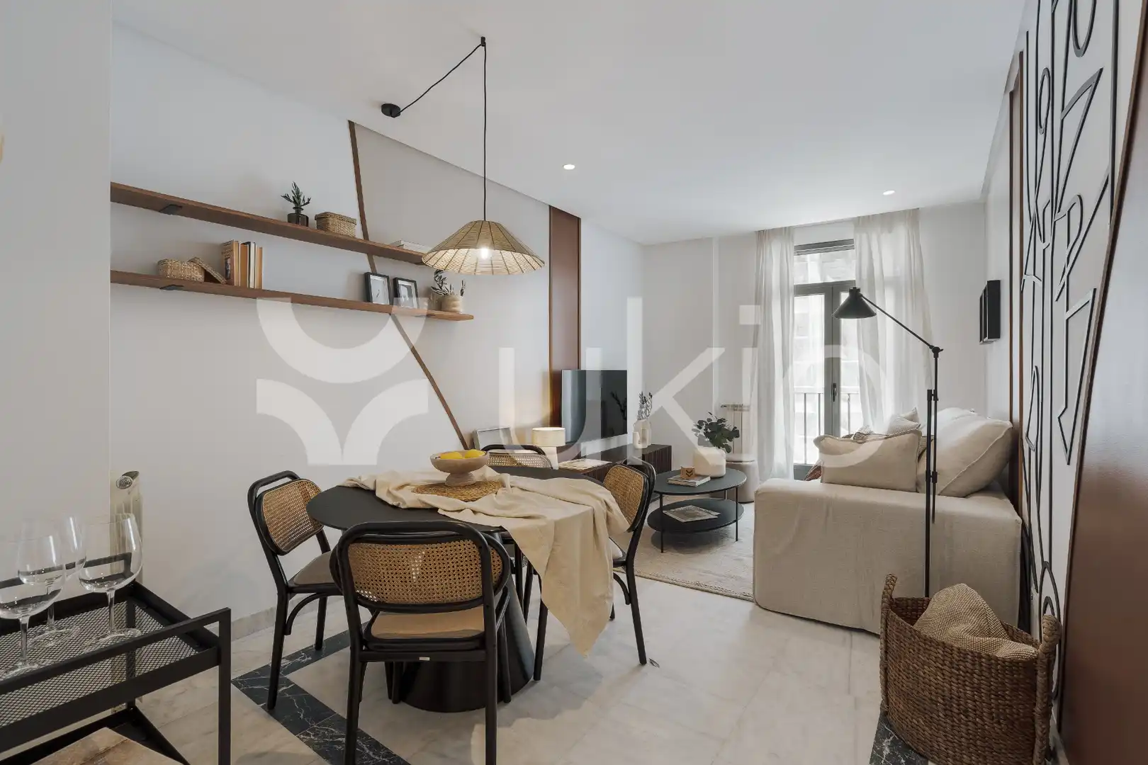 Sala de estar de Apartamento de alquiler en  Madrid Capital con Aire acondicionado, Calefacción y Amueblado